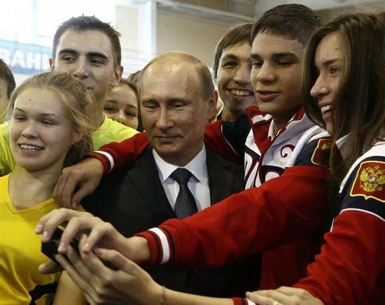 △青年运动员与普京自拍