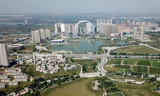 航拍抚顺地标建筑“生命之环”。视觉中国 资料图