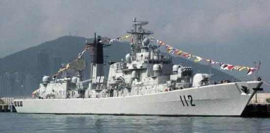 图为中国海军052型驱逐舰