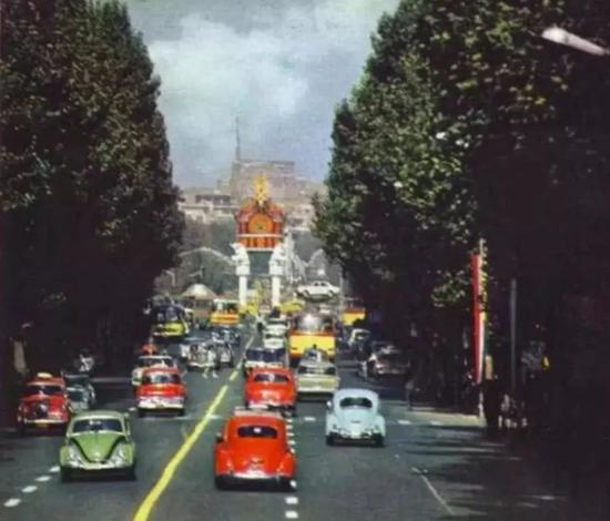 巴列维时代的伊朗街头