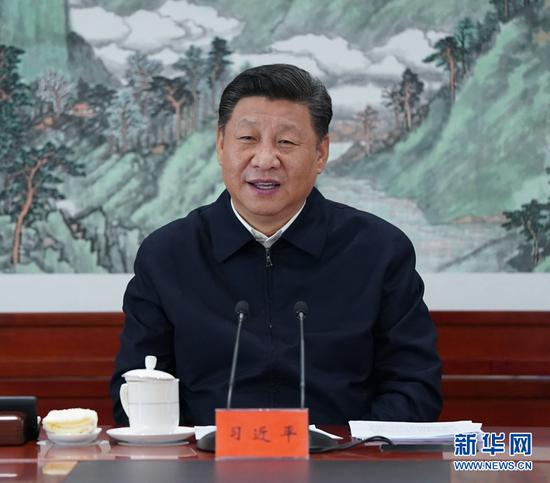 　　1月25日，中共中央政治局在人民日报社就全媒体时代和媒体融合发展举行第十二次集体学习。中共中央总书记习近平主持学习并发表重要讲话。 新华社记者 谢环驰 摄