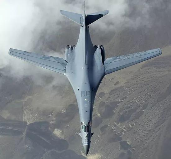 美国B-1B轰炸机