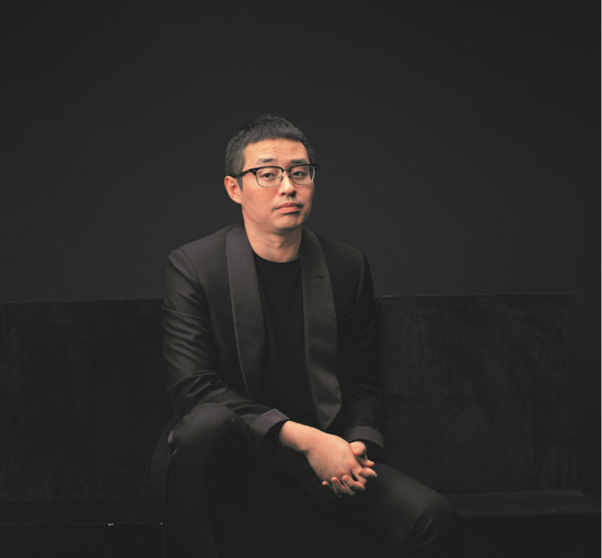 　　文牧野，2011年毕业于北京电影学院导演系。短片代表作有《石头》《金兰桂芹》《BATTLE》《安魂曲》等。《我不是药神》获得第55届金马奖影展最佳原著剧本和最佳新人导演大奖。
