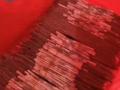 女子拿1800张1元纸币被银行拒收 回应:柜满了没法收