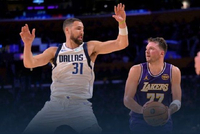 湖人力克独行侠！里夫斯38+8 东契奇35+5+11 浓眉复出12+5+5