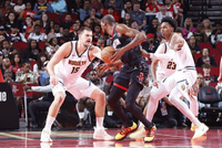 正互动直播NBA常规赛：首节火箭30-24掘金 杜兰特10分3板