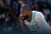 绿军末节发力送国王3连败 布朗29+10 怀特16+7 德罗赞25+6