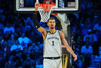 正互动直播NBA常规赛：半场结束开拓者55-51马刺 杨瀚森1板1助