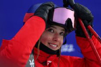 自由式滑雪女子坡面障碍技巧预赛：谷爱凌首轮失误摔倒，获1.26分