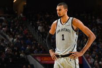 马刺逆转勇士取6连胜 文班亚马25+9 福克斯27+8 追梦17+12+8