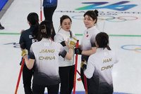 针对冬奥会冰壶赛场出现多次违例情况，中国冰壶队表态