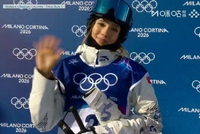 自由式滑雪女子U型场地技巧决赛第1轮：谷爱凌失误，李方慧暂第3