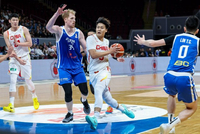 正互动直播男篮世预赛：三节战罢中国台北77-71中国男篮 朱俊龙16分