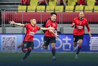 揭幕战大胜！蓉城5-1十人新鹏城 姜至鹏染红 韦林顿双响+造红牌