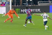 五连败+11轮不胜！十人热刺1-3水晶宫 范德芬送红点萨尔双响