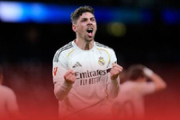 居莱尔惊天吊射！皇马4-1埃尔切暂距榜首1分 巴尔韦德连续3场破门