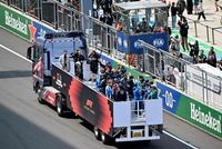 F1车队积分榜：梅赛德斯55分领跑，法拉利40分次席，红牛8分第四