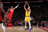 正互动直播NBA常规赛：半场湖人51-57火箭 东契奇23分 杜兰特16分