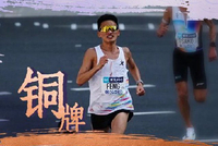亚运会男子马拉松：丰配友2小时12分13秒铜牌，日本选手夺金