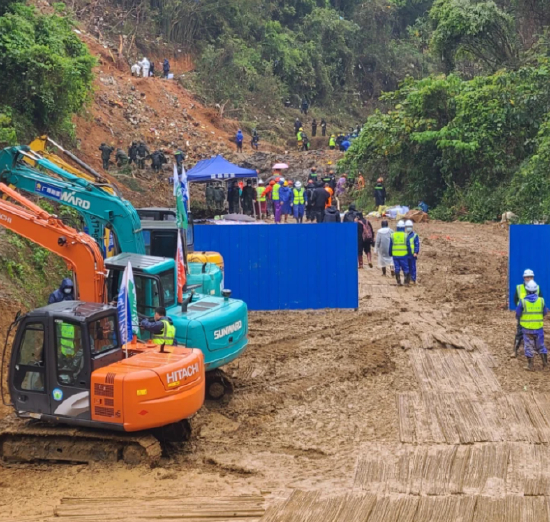 坠机事故现场。新华社记者吴思思摄