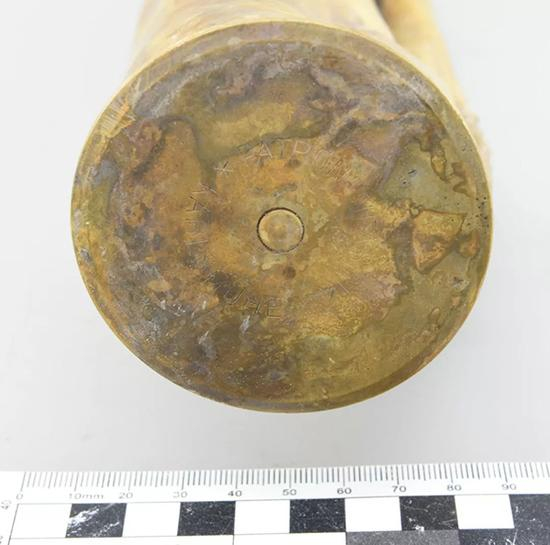 53毫米格鲁森炮弹药筒底部特写。