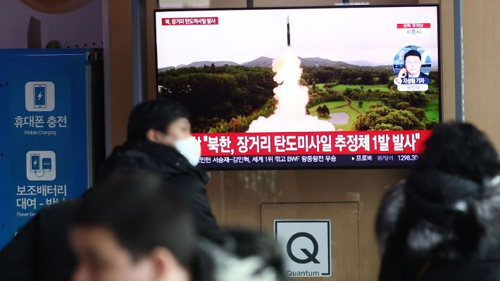 朝鲜向东部海域发射弹道导弹