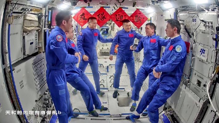 第四次“太空会师” 神十八航天员进驻中国空间站