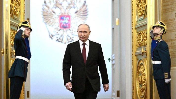 俄罗斯总统普京宣誓就职