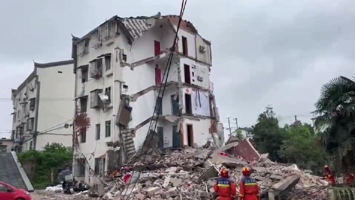 安徽铜陵居民楼坍塌事故已致4人死亡