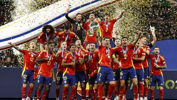 欧洲杯决赛西班牙2-1英格兰夺第4冠