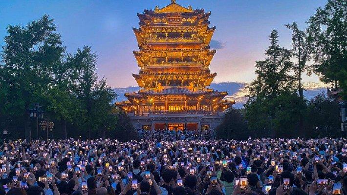 各地景区进入“旺季模式”