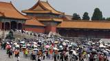 北京：故宫迎来暑期旅游人潮