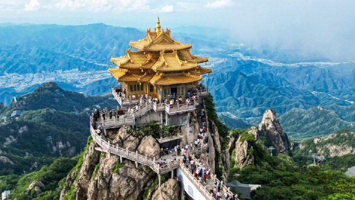 河南洛阳：老君山云雾缭绕成避暑胜地