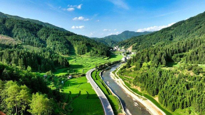 贵州锦屏：乡村沃野绿油油