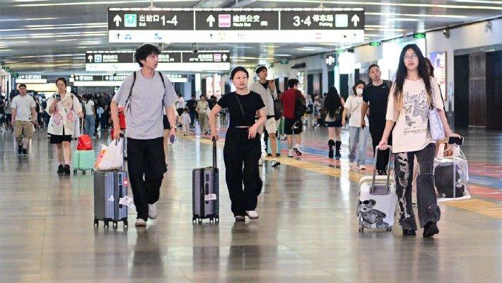 苏州火车站暑运期间秩序井然