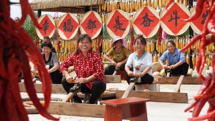 四川达州：乡村农民运动会热火朝天