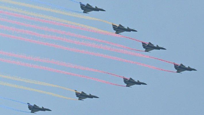 抗战胜利80周年阅兵仪式：空中梯队
