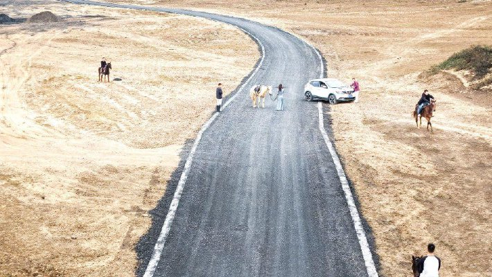 南昌滩涂现“沙漠”景观