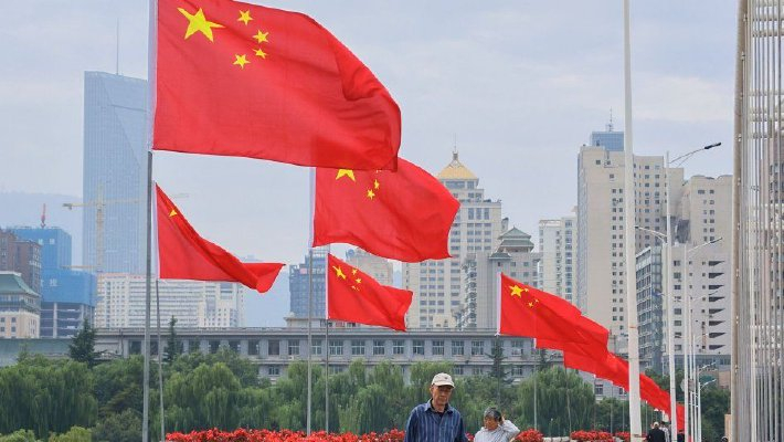 兰州：街头装扮一新喜迎国庆