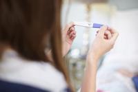 12岁女孩公交车上遭尾随性侵 怀孕4个月后才发现