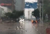 广州白昼如黑 8级大风强雷电+暴雨橙色预警