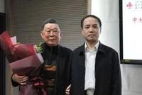 媒体:原子弹功勋工人吃不起药 社会当温柔以待