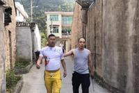 逃犯与民警“赛跑”体力不支:跑不动了 你抓我吧