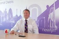 英国富翁扮妇科医生性侵女性 被报警后逃往肯尼亚