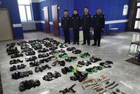 黑龙江警方破获走私野生动物案 查获熊掌214只
