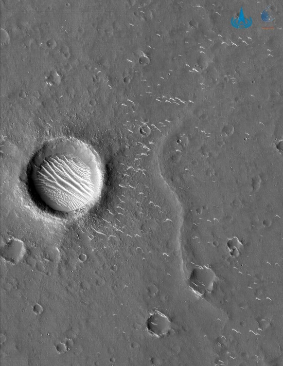 　　2021年3月4日，国家航天局发布由我国首次火星探测任务天问一号探测器拍摄的高清火星影像图。新华社发（国家航天局供图）