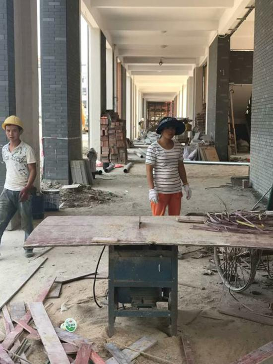 8月23日临桂校区内施工场景。 家长供图