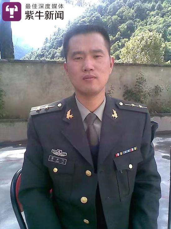 丈夫胡永飞