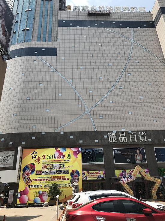 李某奕坠亡地点