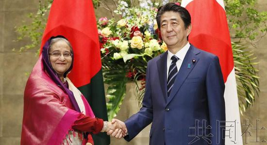 日本首相安倍晋三5月29日在官邸与孟加拉国总理哈西娜举行会谈。